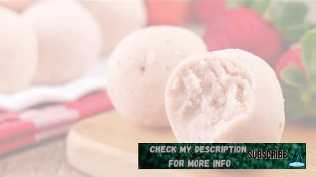 Keto Strawberry Cheesecake Fat Bombs