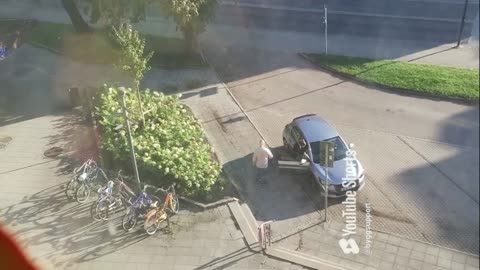 Arga människor i Kungsbacka