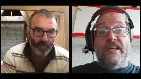 Christophe Chalençon et leo Nicolian suite à la sortie du tribunal 221021