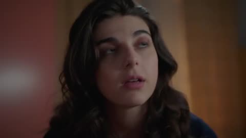 Esta noche en Hermanos: Cansu roba a Aybike el collar que le regaló Berk