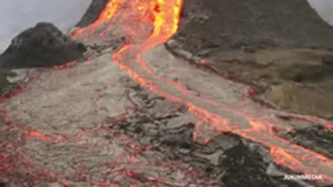 5 Stunning Volcano Eruptions Caught On Camera