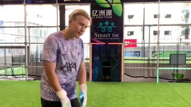 4 levels of first touch battle Forward vs Goalkeeper 🔥