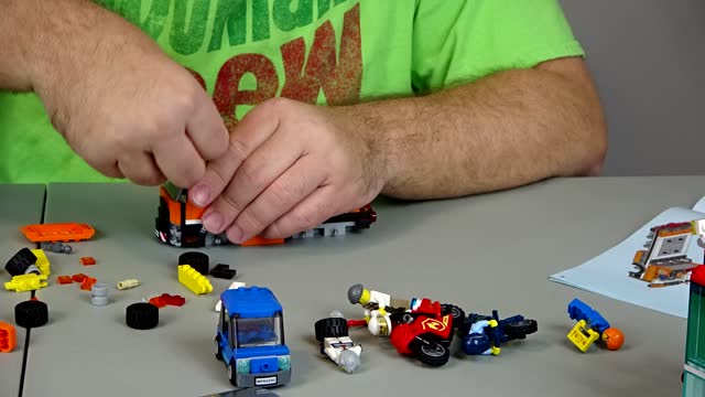 Unboxing Lego 60292 Town Center Set