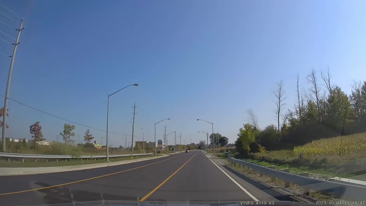 [4K] Idiot driver! illegal passing & turning.