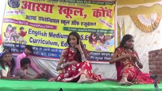 Lovely dance program of Hindi song aaja nachle