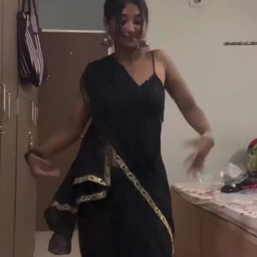 Hot sexy babe dancing in black saree for ora kannule so g