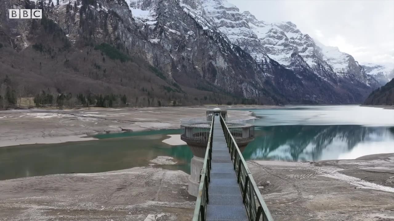 How do you measure the snow melting on Switzerland’s glaciers