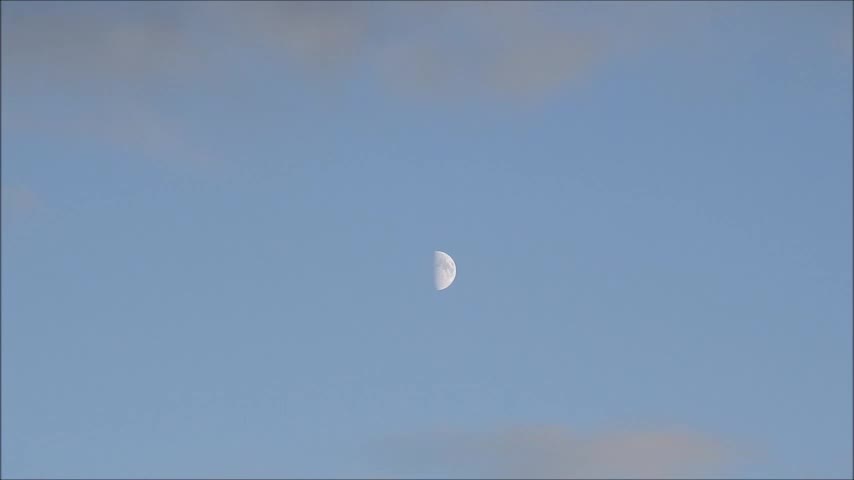 Zooming the Evening Moon