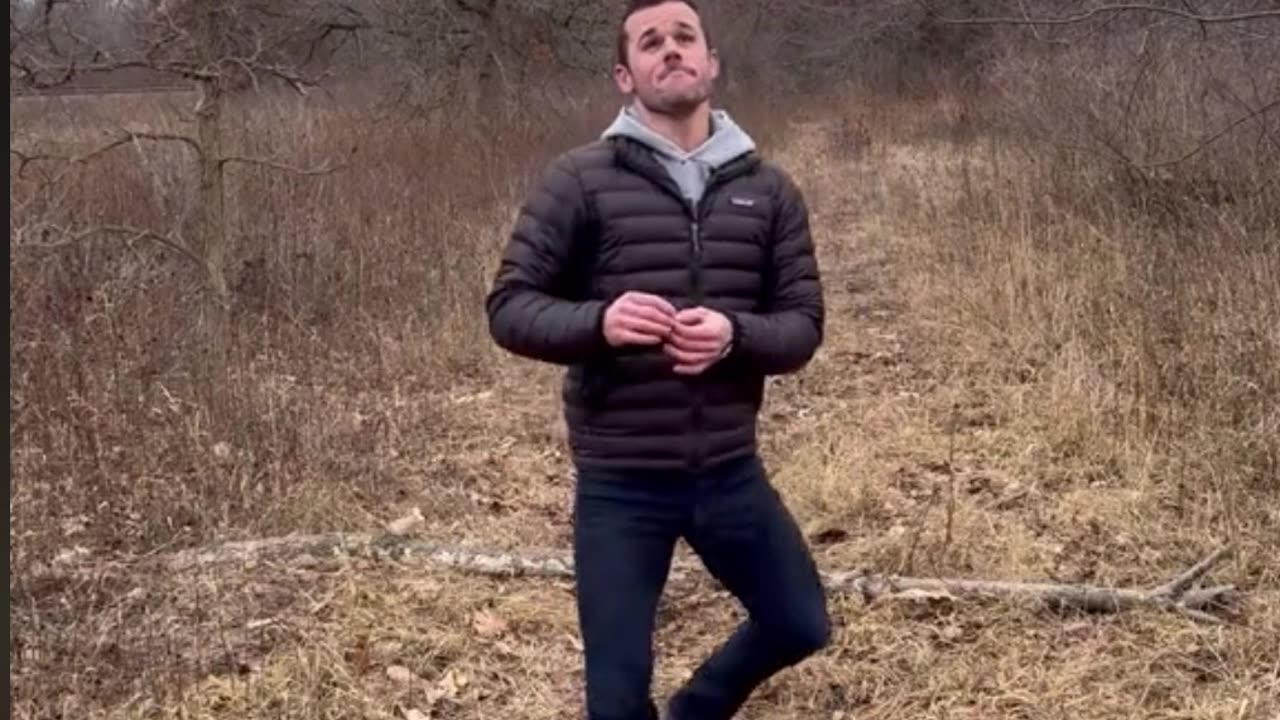 Funny Guy Imitating Movie Stars Running!