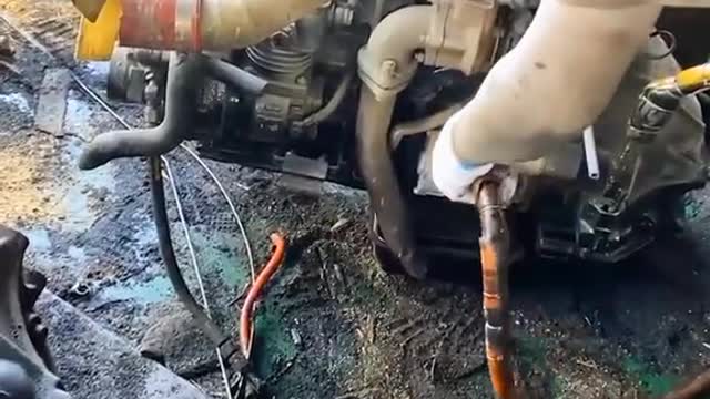 There were sparks everywhere. Fix the engine. It's hard to fix the car