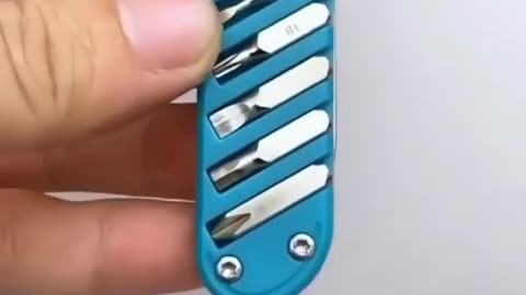 Mini Multifunctional Screwdriver Keychain Tool 😍