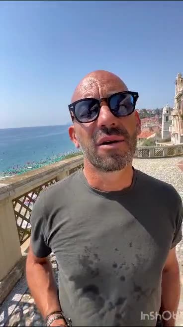 Bassetti sudato ci ricorda l'importanza dei suoi vaccini