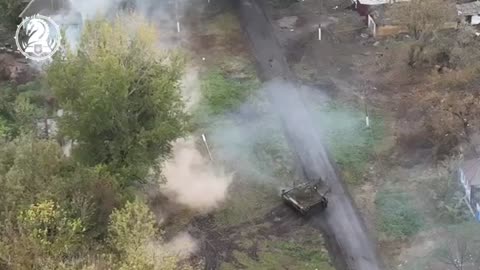 Ukrainian Bradley and Abrams Firing On Russian Lines