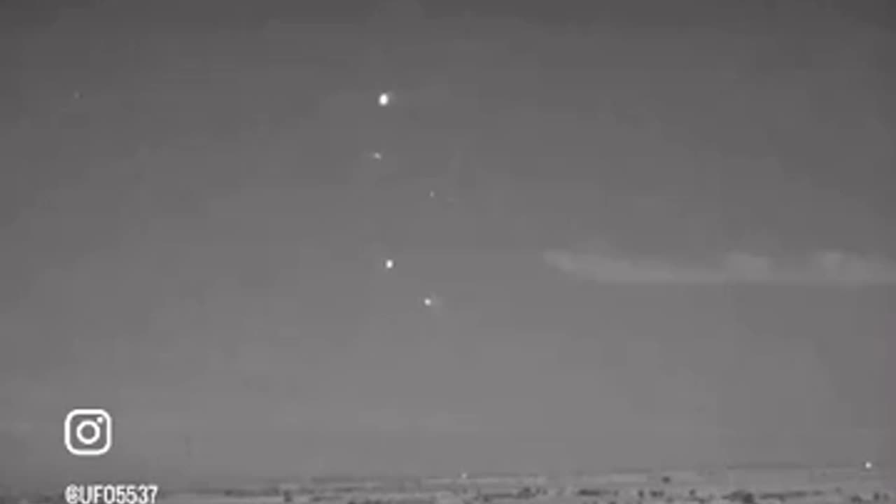 Argentina ufos multiple across the night sky