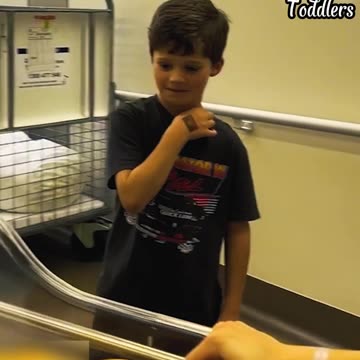 Hilarious kids!! Kids meet toddlers