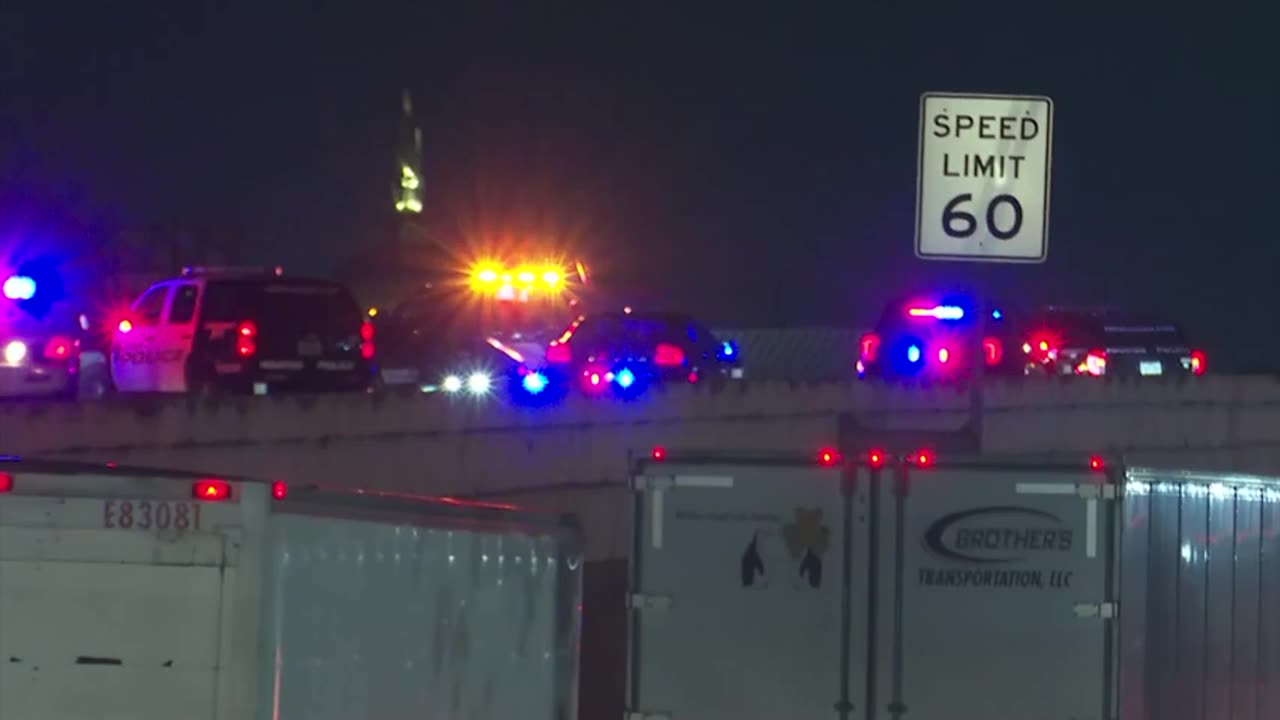 Woman falls off overpass on Eastex Freeway after being hit by car, Houston police say