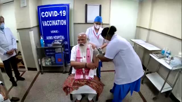 India's Modi takes home-grown vaccine