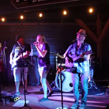 Kip Jones sings Shania Twain Man! I Feel Like a Woman at Northland Sports Pub & Grill