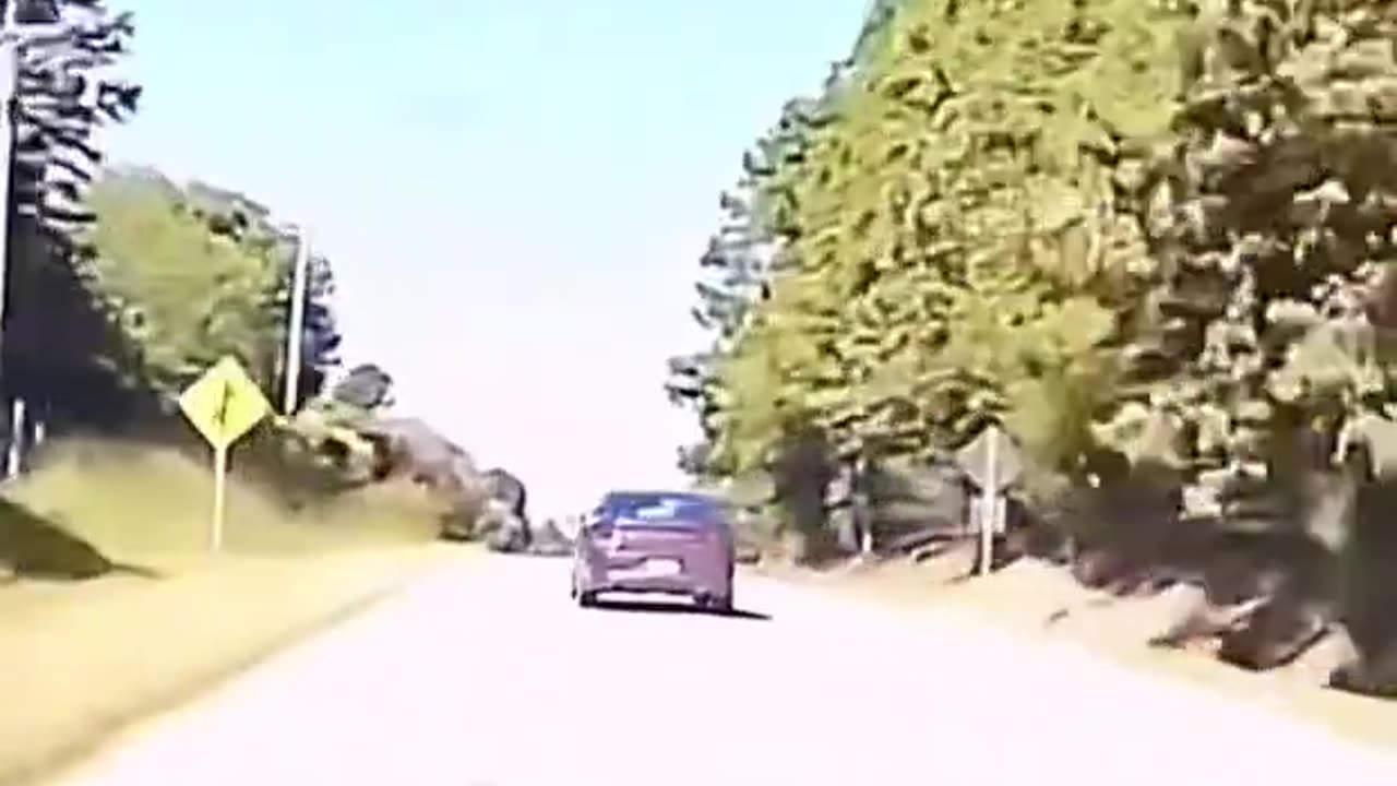 Insane high speed chase between officer and robbery suspect