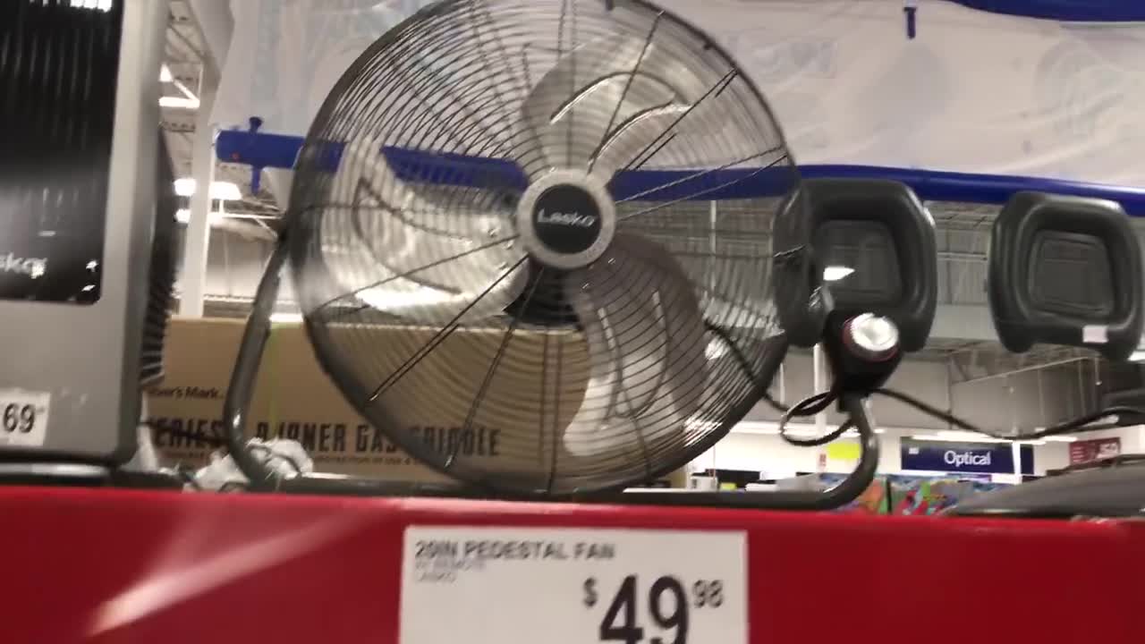 Fans at Sam’s Club 2022!