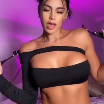 BAD-BAD GIRL ALEJANDRA IS WAITING FOR U 😈