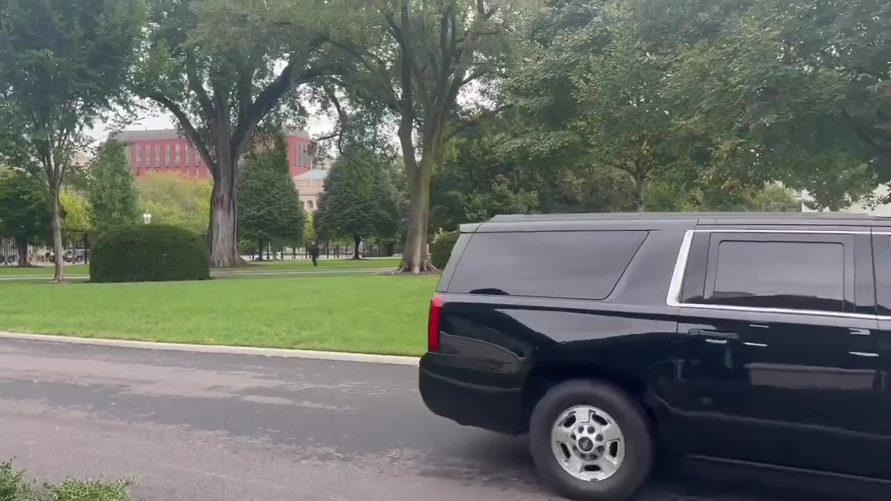 🇺🇸🇺🇦 Zelensky arrived at the White House for talks with President Biden.