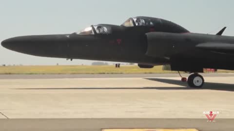 U2 Dragon Lady at 70,000ft with Gary Sinise -- The Earth is indeed round