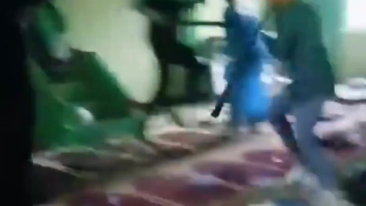 HINDUTVA THUGS TRY TO DESTROY MOSQUE