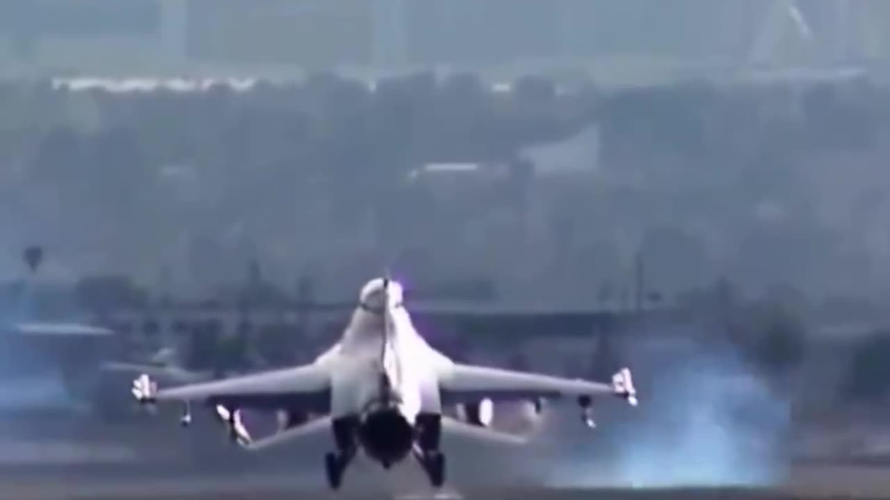 USAF Vs Navy Landing