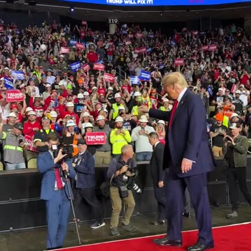 President Donald J. Trump does a little dance in Pennsylvania!