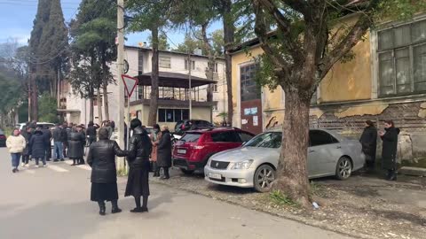 Родственники Авидзба ожидают заседания суда - 07.03.2021