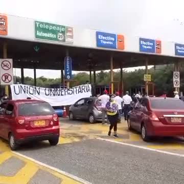 Bloqueos en el peaje de Manga