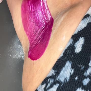 Underarm Waxing Tutorial with Sexy Smooth Tickled Pink Hard Wax | By @strippedtweeze