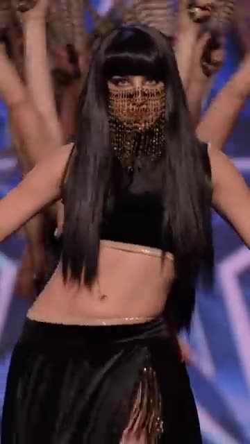 Mayyas 🤩 Sofia Vergara's Golden Buzzer