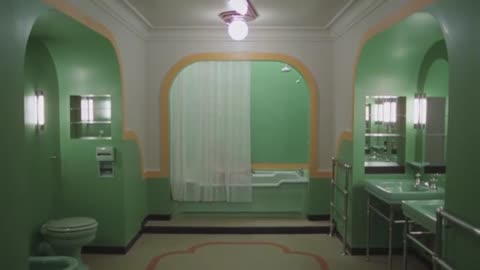 the shinning bath scene/el resplandor susana villaran