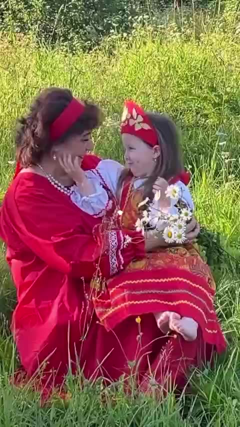 The cutest little farmer 😊