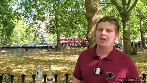 Speakers Corner - A Muslim Interrupts Bob's Talk And Shows His True Colours Of W