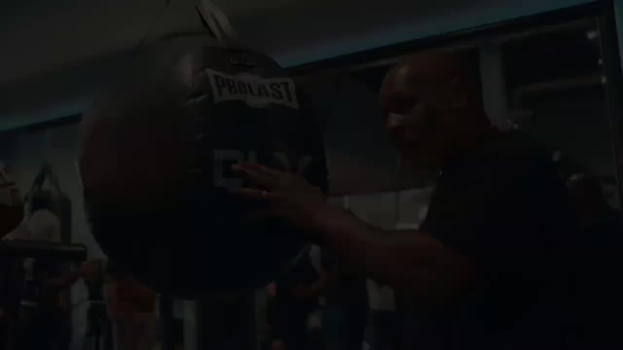 MIKE TYSON SCARY NEW FOOTAGE!👀JOE ROGAN IS WORRIED FOR JAKE PAUL?? [2024] SHOCKING POWER AT AGE 58!!