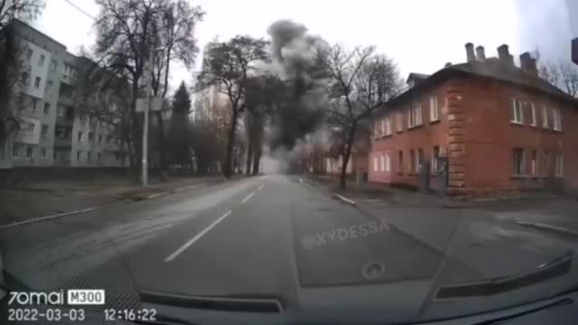 The moment of the strike on the police building in Chernihiv
