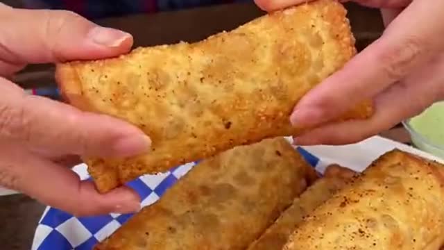 Cheeseburger Egg-roll