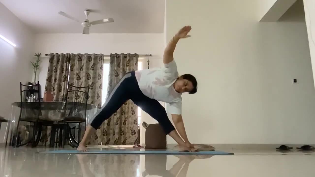 Elegant- Yoga- Moves