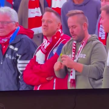 Bayern fan doing a line here