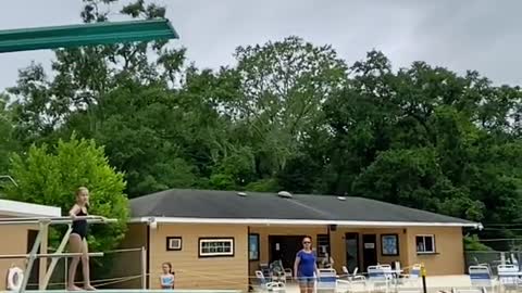 How to dive in a pool