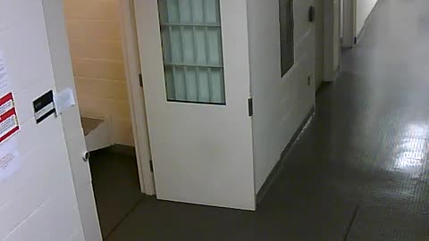 1665HQOB02PrisonerProcessingCell_2021-01-06_03h00min01s047ms.mp4