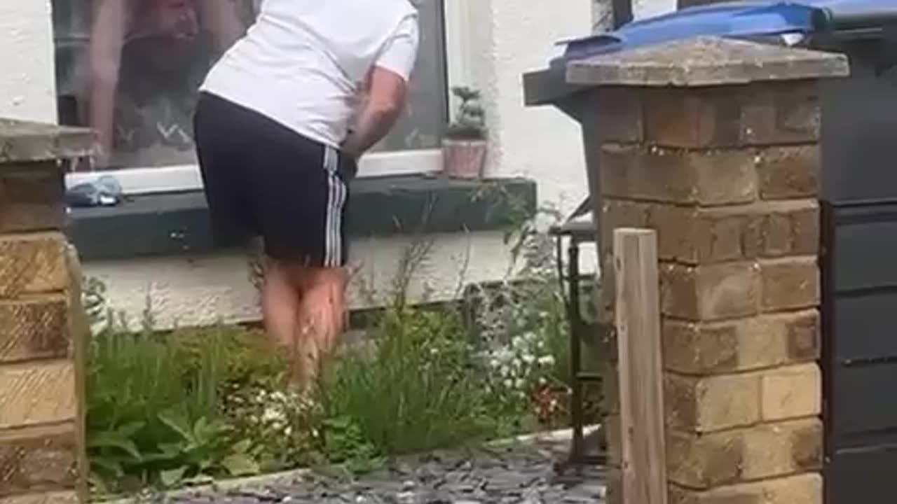 2 womans make an intrusion (light sexual content)