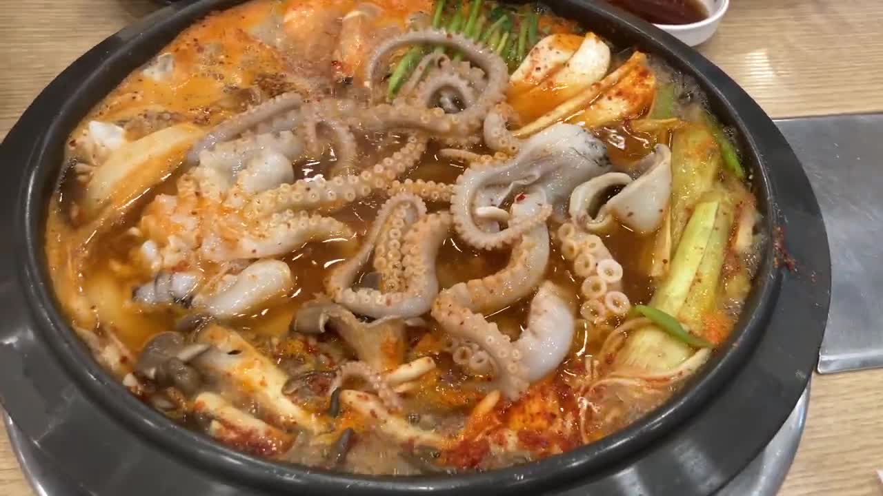 [Korean Food 한국음식] Octopus Hot Pot, 산낙지전골