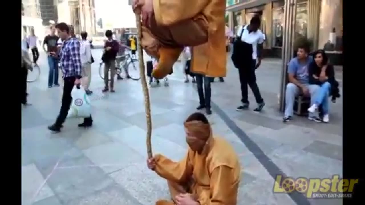 Indian Yogi Levitation trick revealed