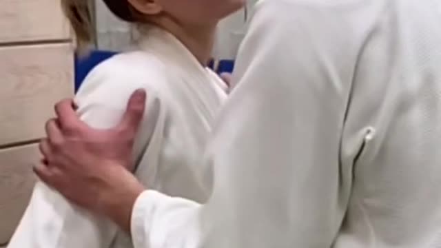 When you want to pick up Natashabut you do it without respect#aikinatasha #vanzep #aikido