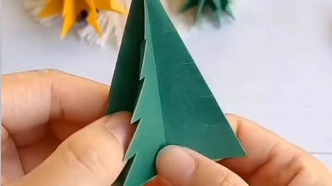 How to make Christmas tree with paper