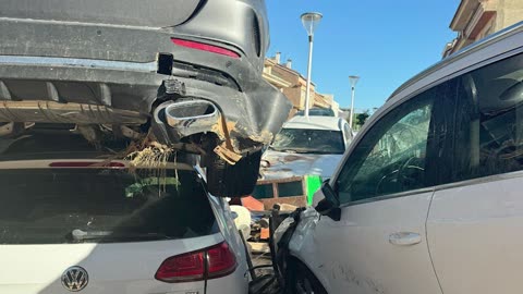 Barcelona activa 300.000 euros para las zonas afectadas por la DANA en València